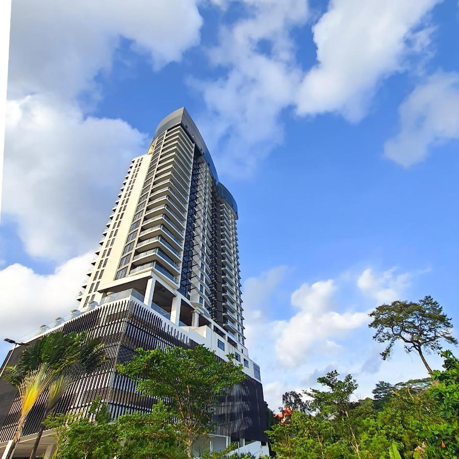 Ramada Suites By Wyndham The Straits Джохор-Бару Экстерьер фото