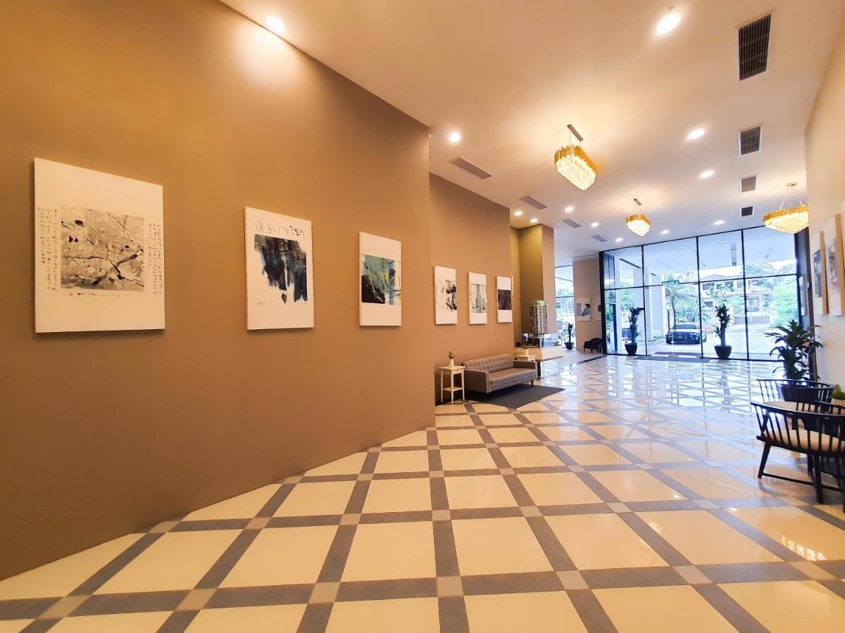 Ramada Suites By Wyndham The Straits Джохор-Бару Экстерьер фото
